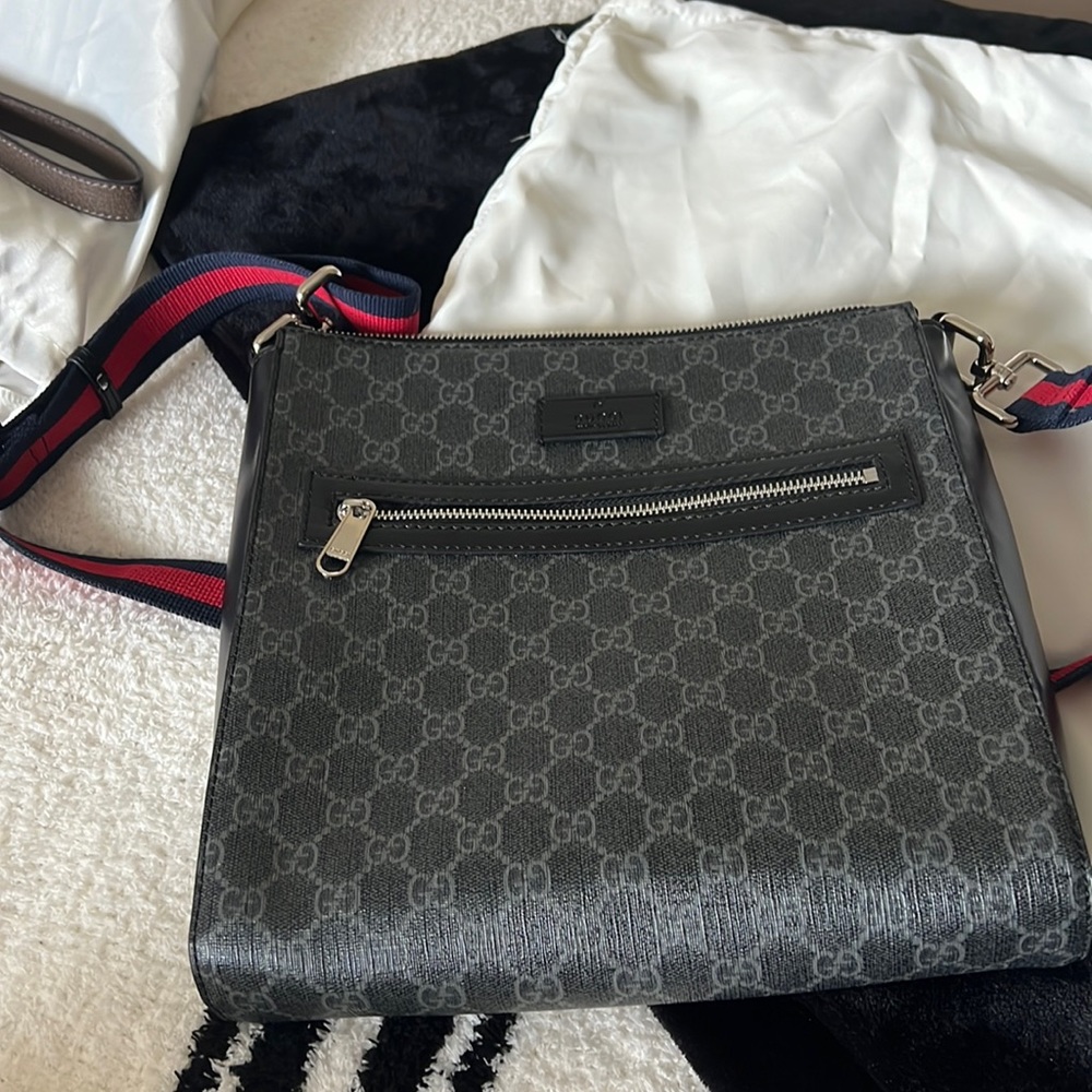 Gucci messenger bag